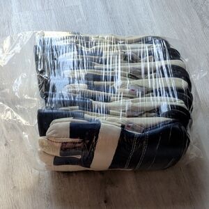 3M Thinsulate Blue and White Outside Work Gloves